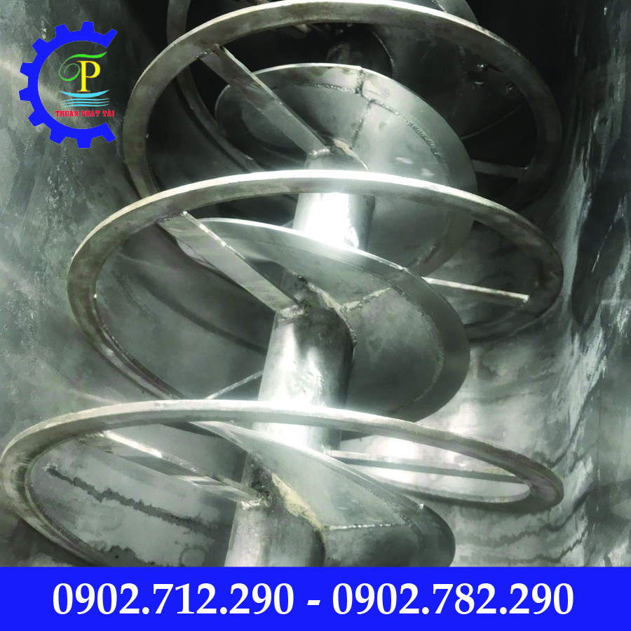 Cánh trộn nguyên liệu của bồn trộn ngang